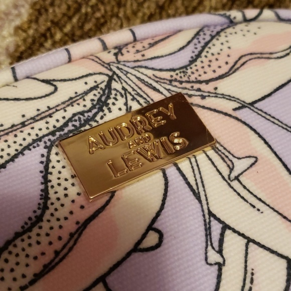 Early Black Friday! Floral makeup bag - Picture 2 of 4